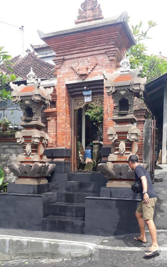 Adi House Homestay Ubud Esterno foto