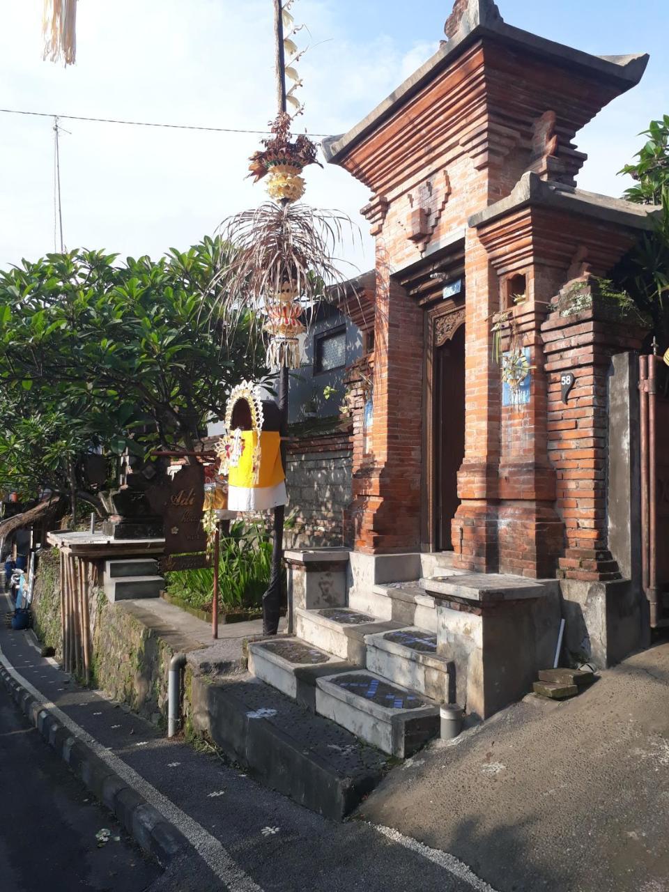 Adi House Homestay Ubud Esterno foto
